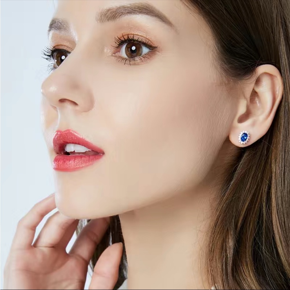 New Gorgeous 925 Silver Sapphire Stud Earrings - Picture 7 of 9